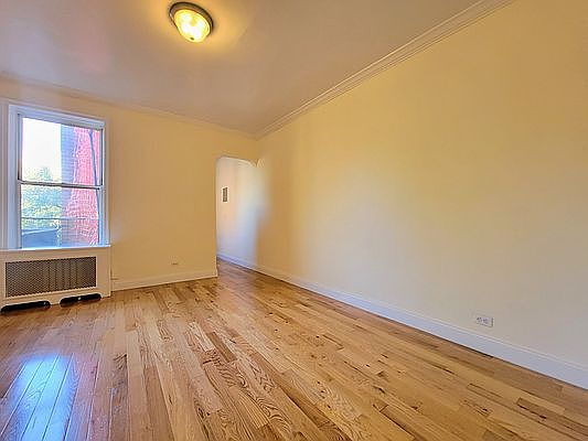 4th image of 449 W 43rd St APT 4C