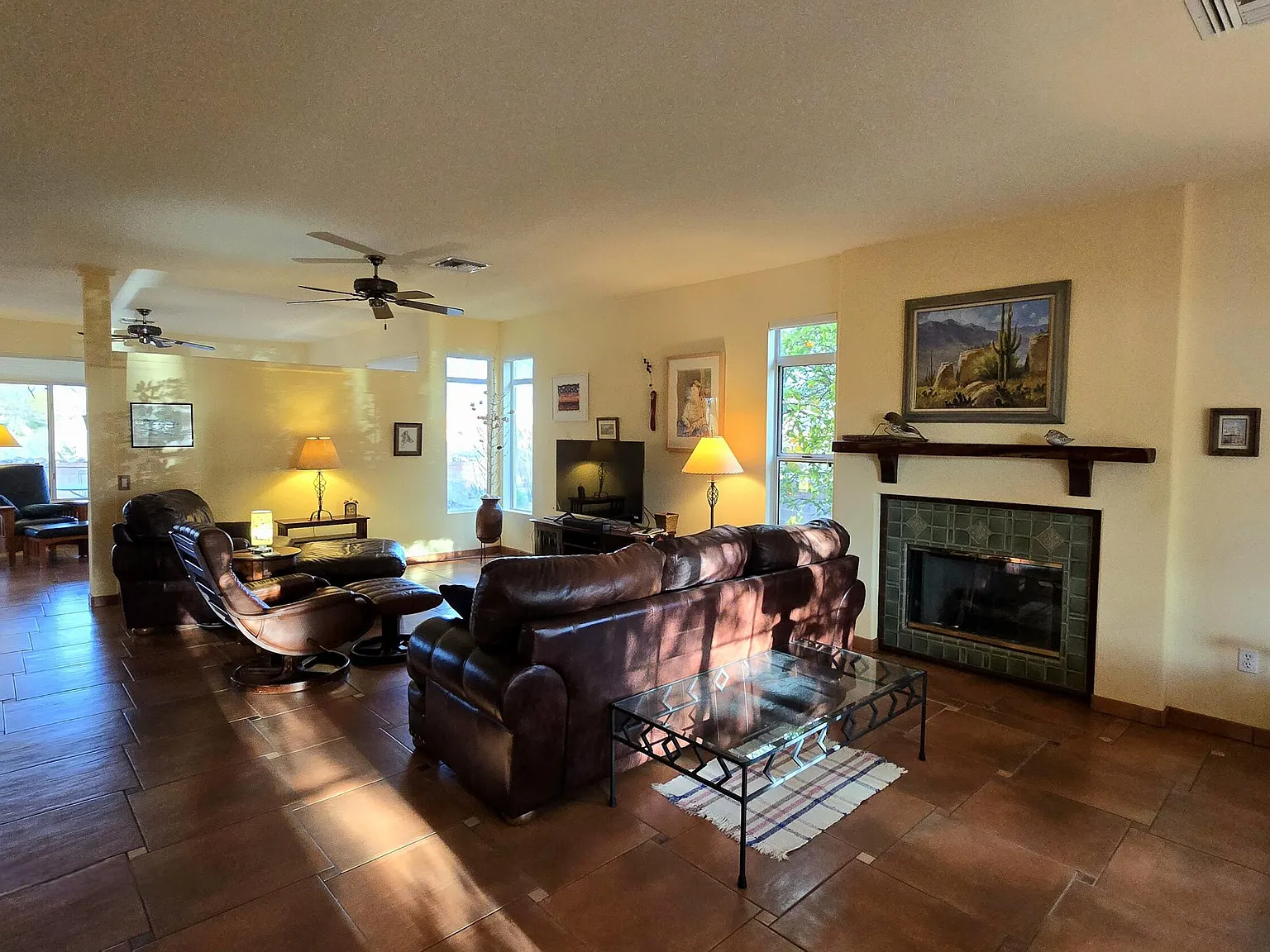 2 bed, 2.0 bath, 2037 sqft, $2,800 — Photo 3