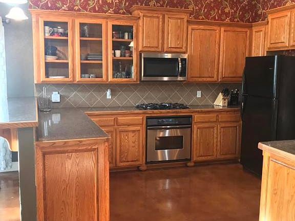 5th image of 801 Melinda Ln