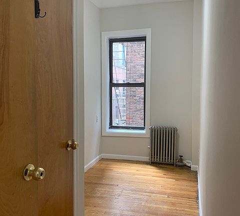 5th image of 226 Thompson St APT 14
