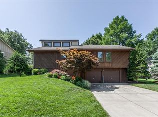 9925 Parkview Ave, Kansas City, KS 66109