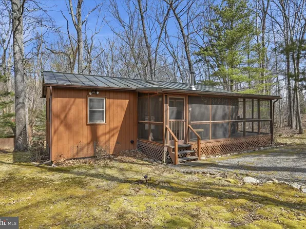 61 Grouse Cir, Lost City, WV 26810