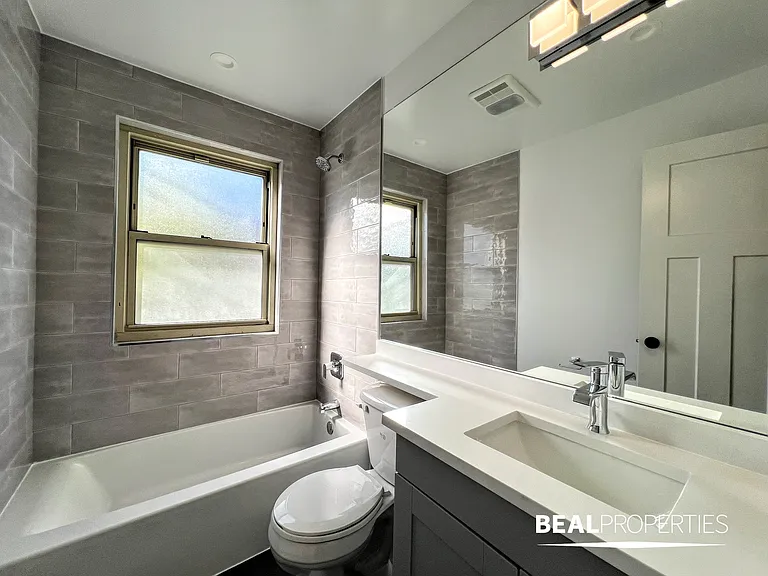 452 W Oakdale — Photo 30