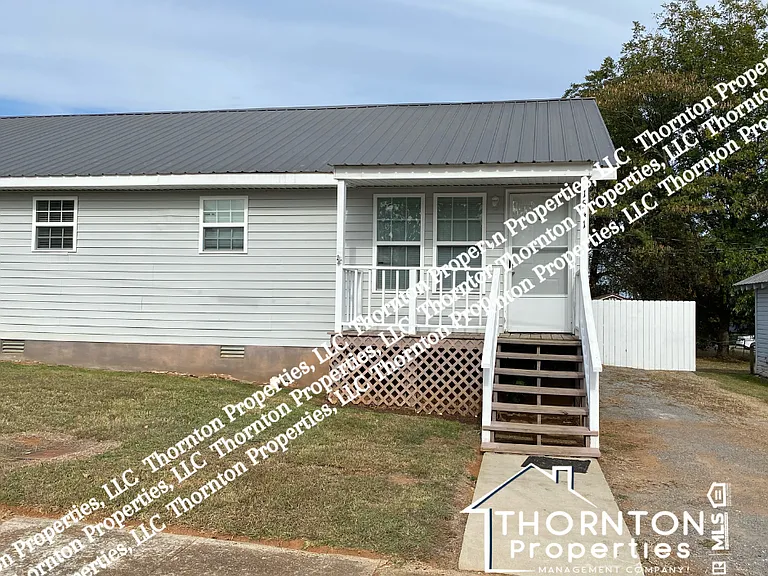1541 Obrig Ave #B — Photo 1