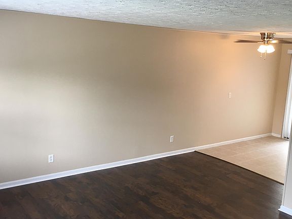 3rd image of 244 Wayne Dr #2C