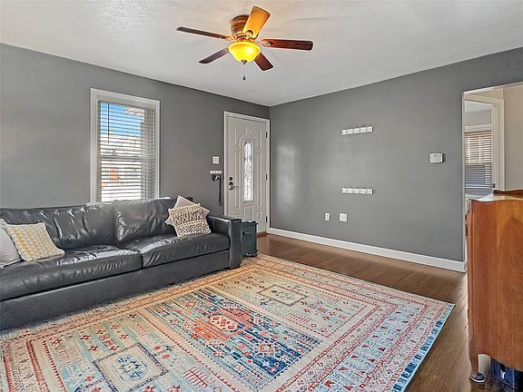 3rd image of 438 Shenley Dr