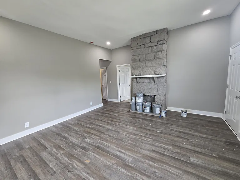 319 E Trinity Ln #A — Photo 2