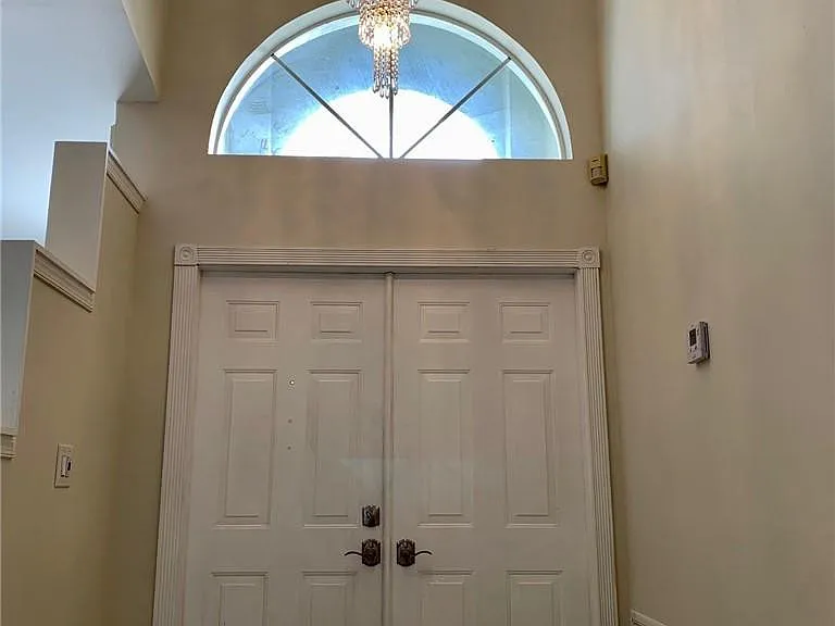 10841 Fox Glen Dr — Photo 2