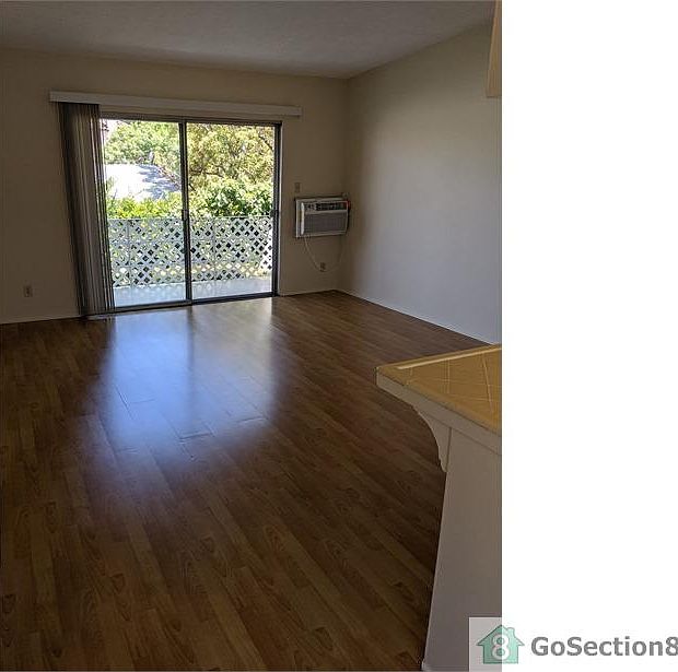 1st image of 5923 Willoughby Ave APT 4