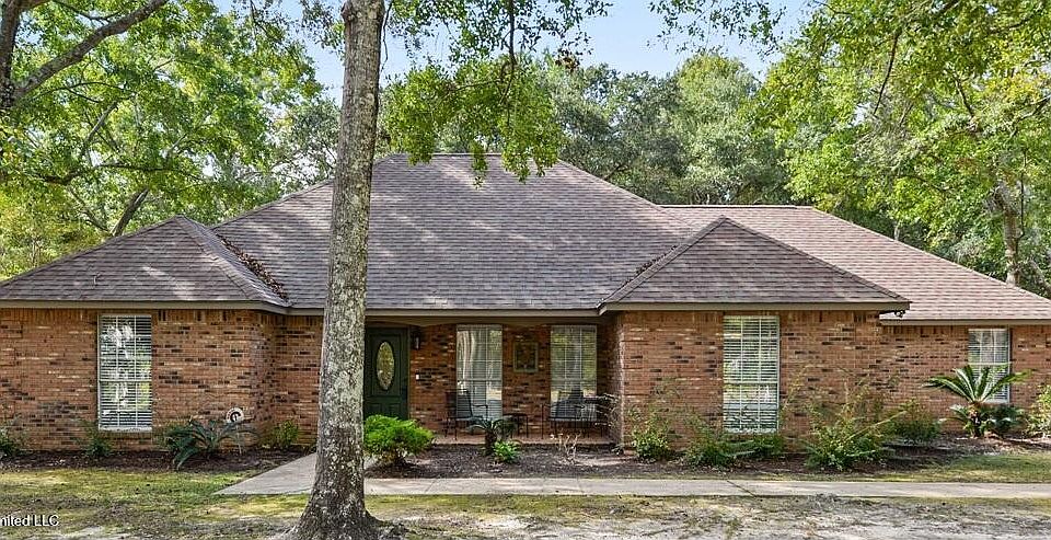 1st image of 2724 Robert Hiram Dr