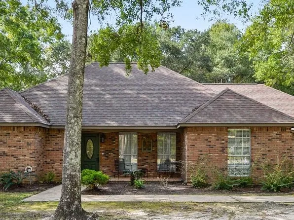 2724 Robert Hiram Dr, Gautier, MS 39553