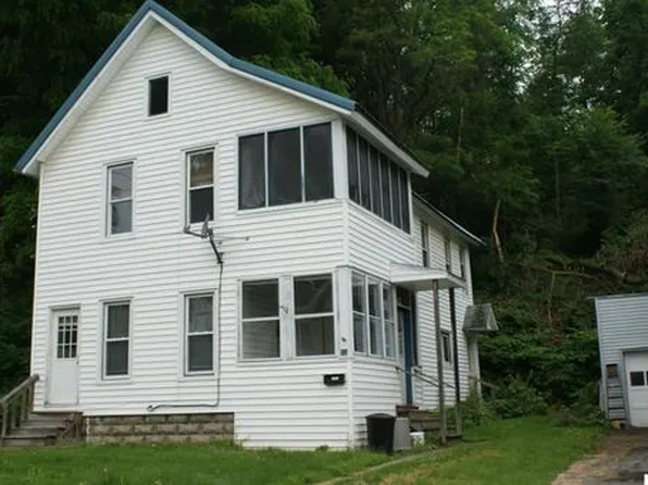 12 Curtis St, Gloversville, NY 12078