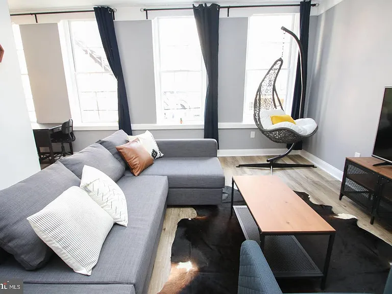 44 S 3rd St #3 — Photo 3