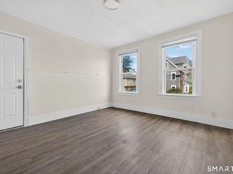 27 Beacon St #3 — Photo 5