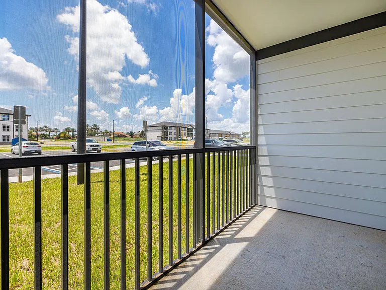 Private Outdoor Screened Patio/Balcony