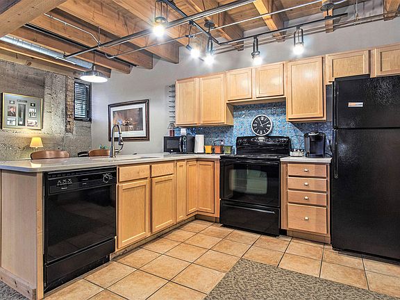 4th image of 633 Elliott Ave APT 4