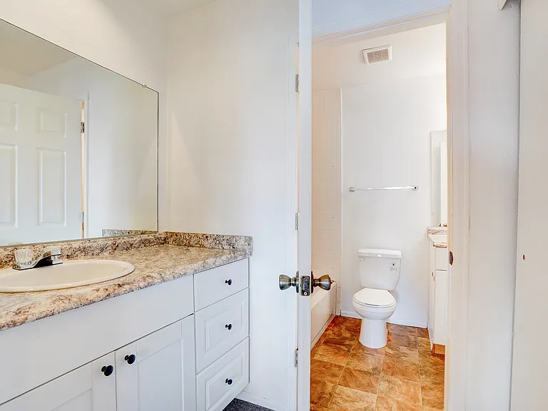 4106 S Mobile Cir #D — Photo 11