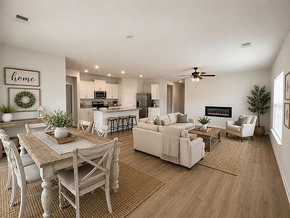 3rd image of 525 Azalea Dr