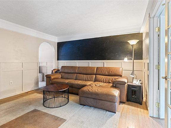 5th image of 1445 Iroquois Dr
