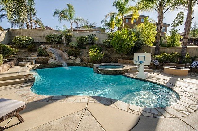1st image of 33443 Scarborough Ln