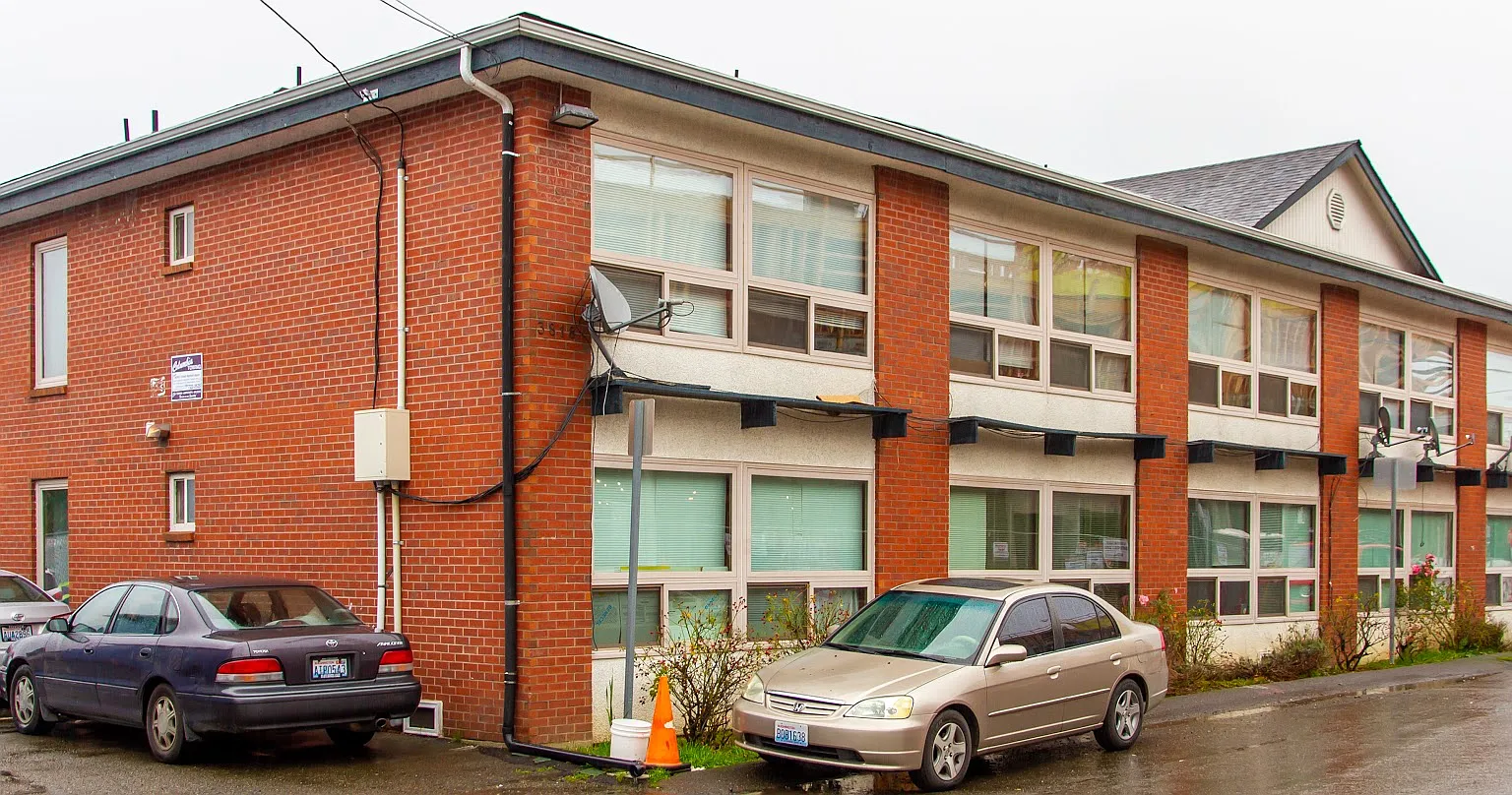 2 bed, 1000 sqft, $1,825 — Photo 2