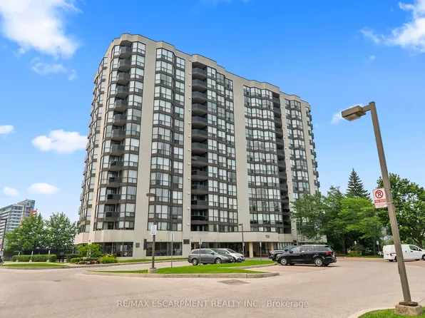 1155 Bough Beeches Blvd #406, Mississauga, ON L4W 4N2