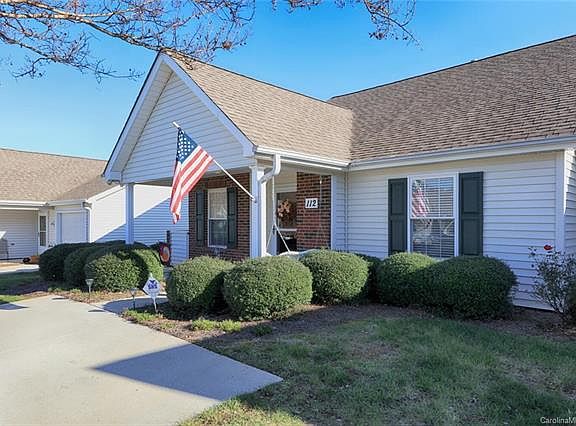5th image of 112 Glen Oaks Ct