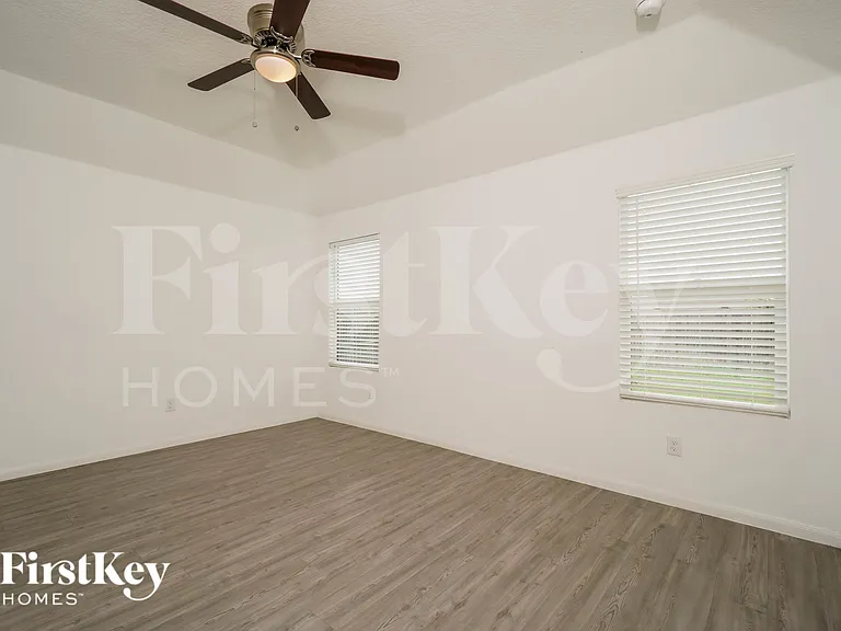 1260 Treehouse Ln — Photo 8