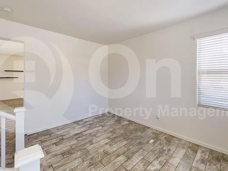 7842 W Cypress St — Photo 4