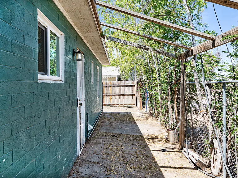 702 W Pepper Pl #1 — Photo 13