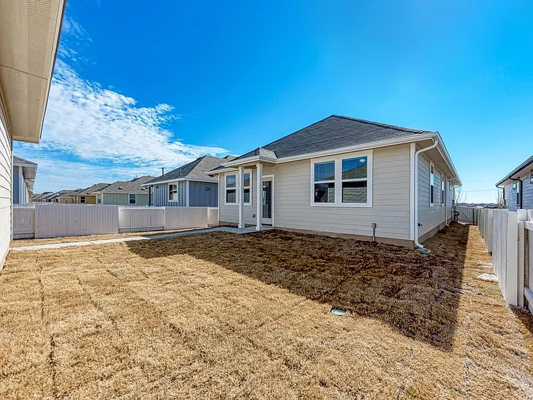 1209 Goforth Rd — Photo 31