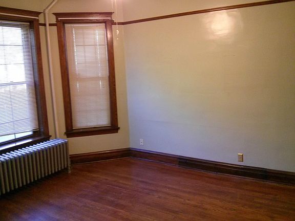 4th image of 4016 N Ashland Ave