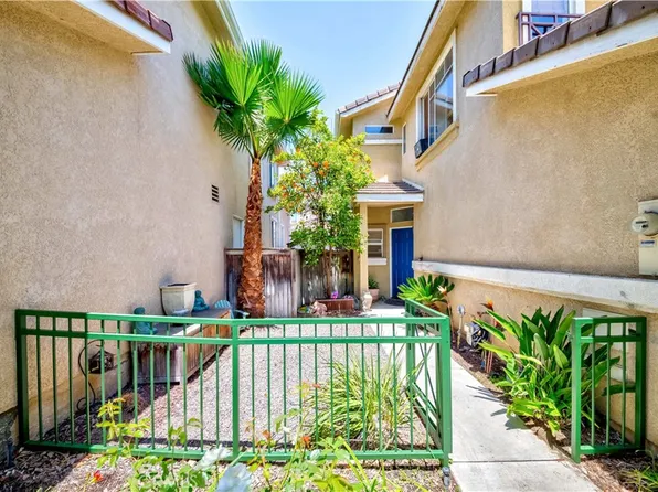 27627 Iris Pl, Castaic, CA 91384