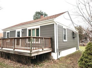 2320 W Byrne Dr, Fox River Grove, IL 60021