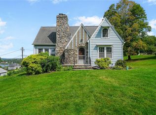 7 Leeside Rd, Carmel, NY 10512