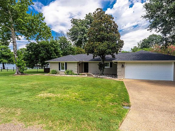 2nd image of 118 Guadalupe Dr