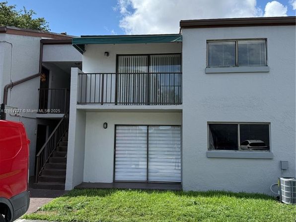 7405 SW 152nd Ave APT 203-3