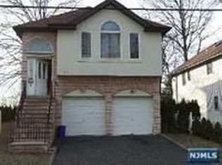 2073 Jones Rd, Fort Lee, NJ 07024