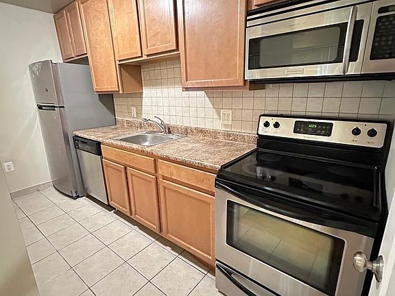 5th image of 6310 Hil Mar Dr Unit 1