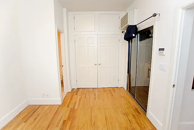 113 East 31st Street — Photo 2