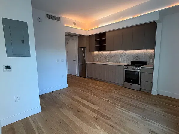 12 Rockwell Pl, Brooklyn, NY