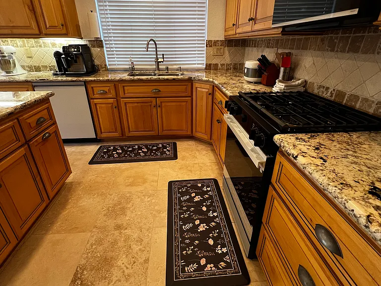 7825 Seaglen Dr — Photo 29