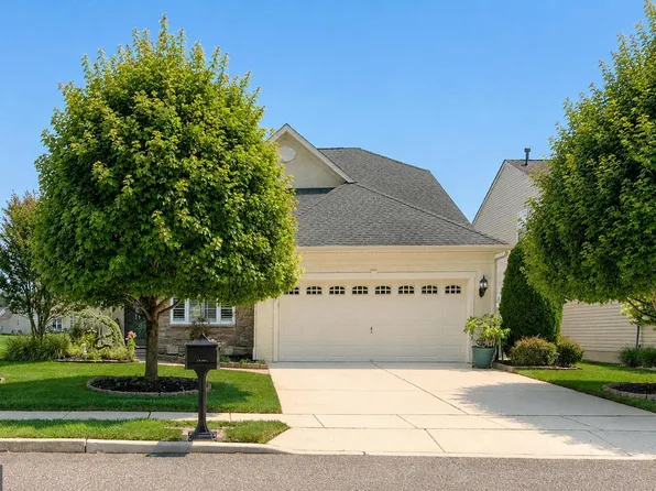 35 Cottage Gate Cir, Sewell, NJ 08080