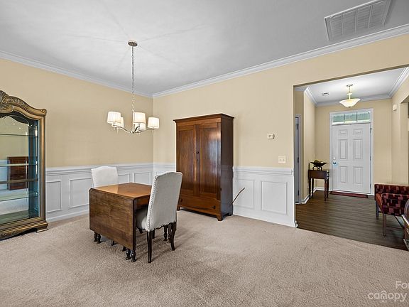 4th image of 2015 Vermount Way