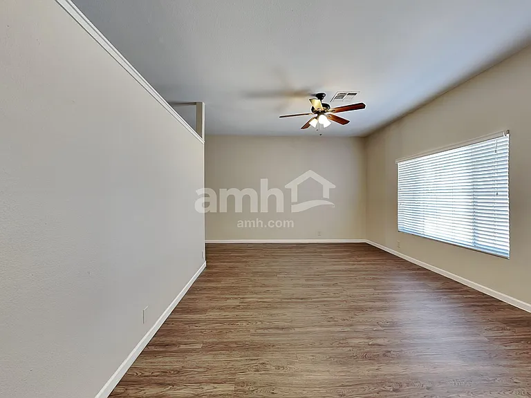 10235 W Missouri Ave — Photo 9