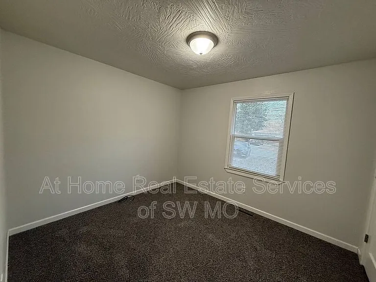 2734 E Cragmont St — Photo 3
