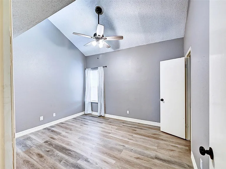 12900 Walden Rd #6 — Photo 11