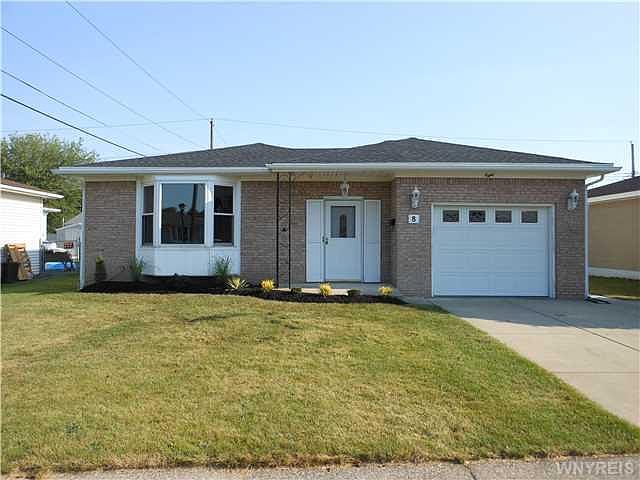 1st image of 8 E Cherbourg Dr