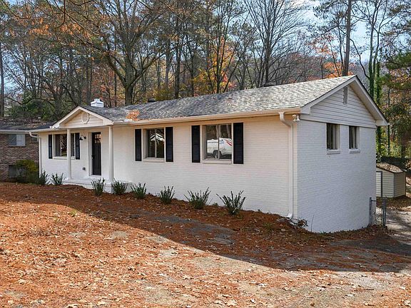 3rd image of 819 Sherwood Forest Dr