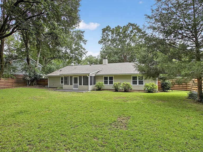 3520 Clifden Dr — Photo 72